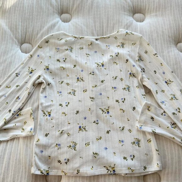 White Floral Long Sleeve - Picture 2 of 4